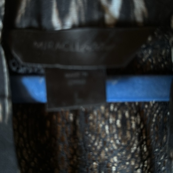 Miracle body large l tunic sheer lace in back with button to create flow hot - Picture 2 of 9